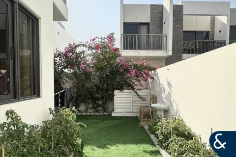 Adosado en venta en DAMAC Hills (Akoya by DAMAC), Dubai, EAU 3 dormitorios, 175 m2 № 697765 - foto 2