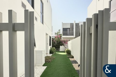Adosado en venta en DAMAC Hills (Akoya by DAMAC), Dubai, EAU 3 dormitorios, 175 m2 № 697765 - foto 1