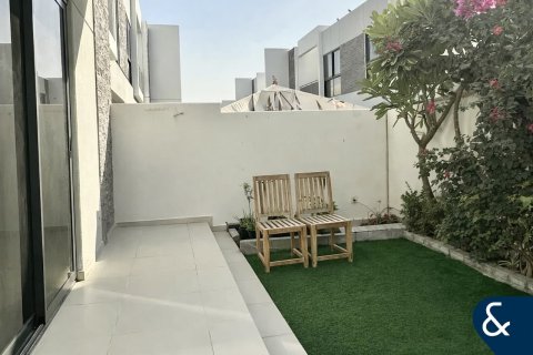 Adosado en venta en DAMAC Hills (Akoya by DAMAC), Dubai, EAU 3 dormitorios, 175 m2 № 697765 - foto 10
