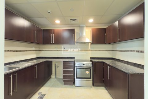 Apartment in Jumeirah Lake Towers, Dubai, UAE 2 bedrooms, 89.4 sq.m. № 636756 - photo 11