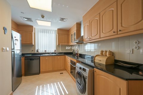 Apartment in Dubai Marina, UAE 2 bedrooms, 152.4 sq.m. № 636753 - photo 14