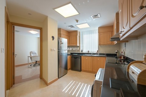 Apartment in Dubai Marina, UAE 2 bedrooms, 152.4 sq.m. № 636753 - photo 15