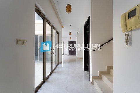 Városi lakóépület itt: Al Raha Gardens, Abu Dhabi, EAE, 4 hálószoba, 299.1 m², azonosító: 640187 - fénykép 11