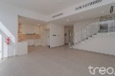 Снять в аренду таунхаус в Arabian Ranches 3, Дубай, ОАЭ 4 спальни, 230.68м2, № 733679 - фото 2