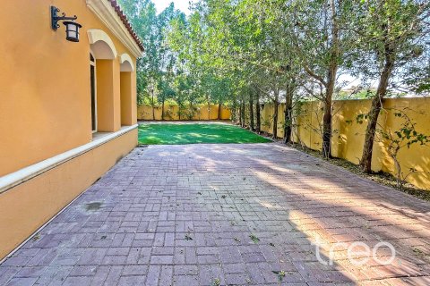Снять в аренду виллу в Арабиан Ранчес, Дубай, ОАЭ 2 спальни, 206.15м2, № 733682 - фото 3