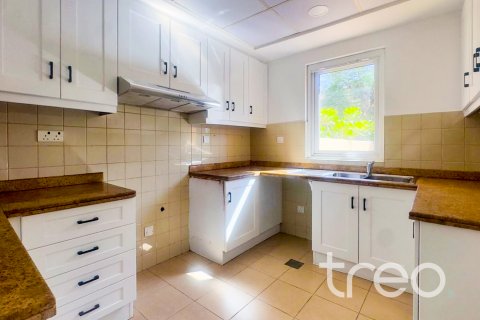 Снять в аренду виллу в Арабиан Ранчес, Дубай, ОАЭ 2 спальни, 206.15м2, № 733682 - фото 2