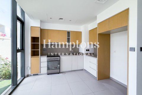 Townhouse in DAMAC Hills (Akoya by DAMAC), Dubai, UAE 3 bedrooms, 135.17386500 sq.m. № 708941 - photo 3