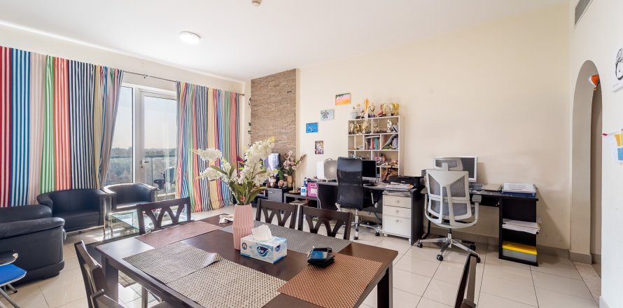 Lägenhet i Dubai Sports City, Dubai, UAE 2 sovrum, 125 kvm Nr. 696206