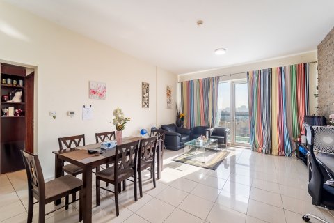 Lägenhet till försäljning i Dubai Sports City, Dubai, UAE 2 sovrum, 125 kvm Nr. 696206 - fotografi 2