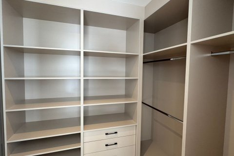 Vila v Wadi Al Safa 3, Dubai, SAE 4 spálne, 180 m2 č. 696229 - Fotografia 17