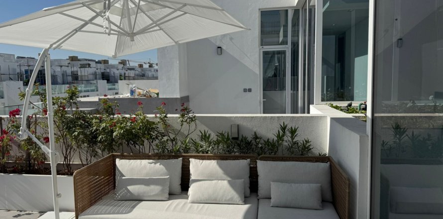 Vila v Wadi Al Safa 3, Dubai, SAE 4 spálne, 180 m2 č. 696229