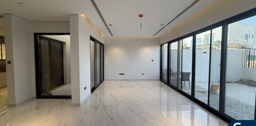 Vilă în Al Furjan, Dubai, EAU 4 dormitoare, 222 mp.  №688798