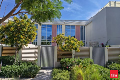 Casa urbana para venda em Dubai, EAU 2 quartos, 123.7 m2 № 718528 - foto 1
