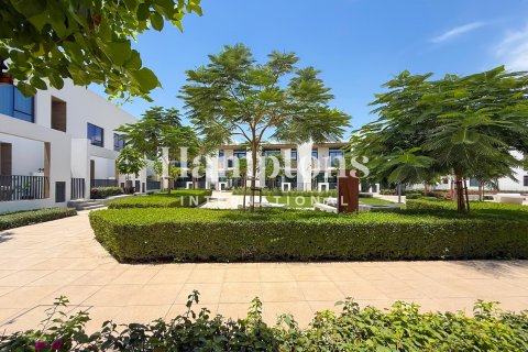 Townhouse in Arabian Ranches 3, Dubai, UAE 3 bedrooms, 135.91987609 sq.m. № 740712 - photo 14