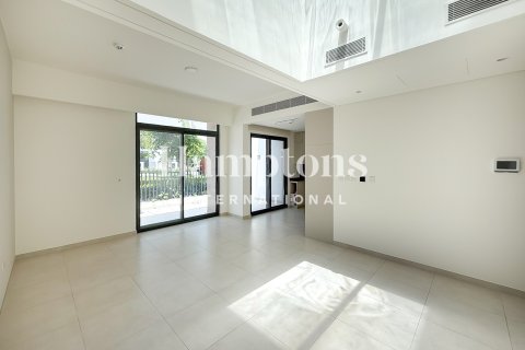 Townhouse in Arabian Ranches 3, Dubai, UAE 3 bedrooms, 135.91987609 sq.m. № 740712 - photo 2