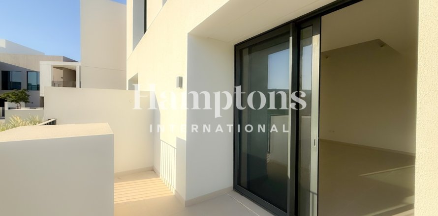 Townhouse in Arabian Ranches 3, Dubai, UAE 3 bedrooms, 125.326 sq.m. № 740713