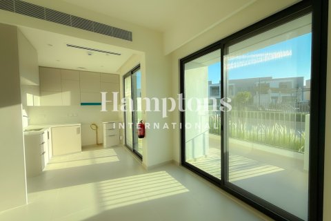 Townhouse in Arabian Ranches 3, Dubai, UAE 3 bedrooms, 125.32614700 sq.m. № 740713 - photo 13