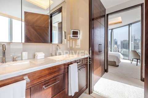 Appartement te huur in Downtown Dubai (Downtown Burj Dubai), Dubai, VAE 3 slaapkamers, 187 vr.m., nr 683985 - foto 11