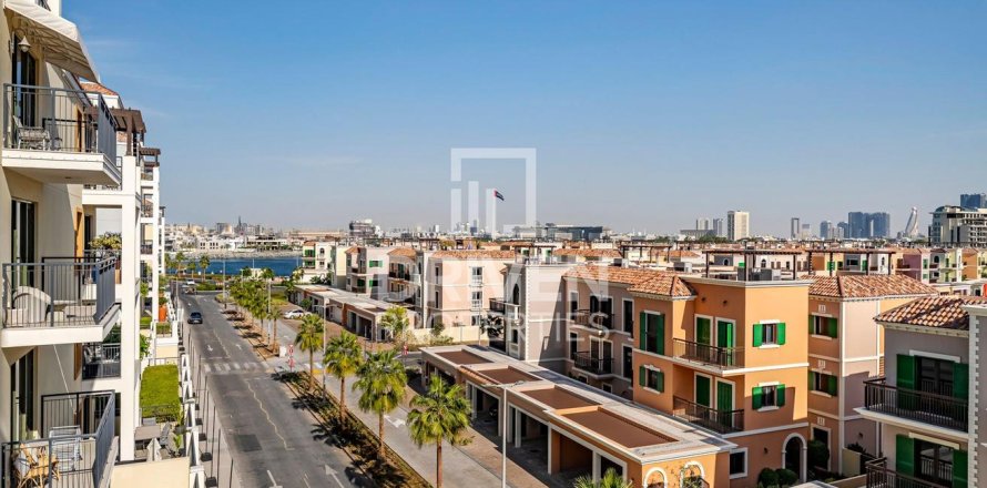 Apartment in Jumeirah, Dubai, UAE 2 bedrooms, 118 sq.m. № 683988