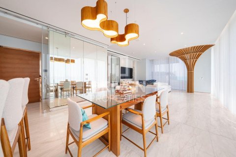 Huoneisto Palm Jumeirah, Dubai, Arabiemiraatit 2 makuuhuonetta, 337 m2 № 683986 - kuva 1