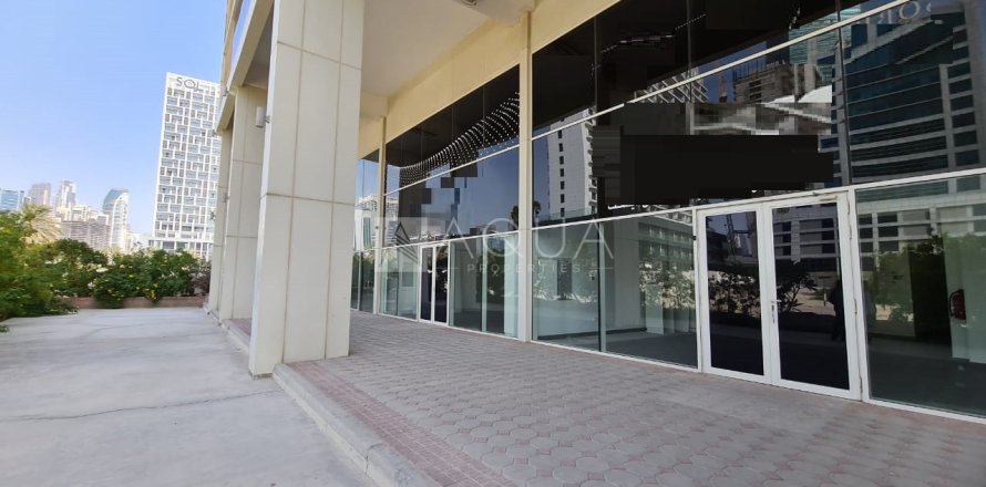 Myymälä Business Bay, Dubai, Arabiemiraatit 270.2 m2 № 740397