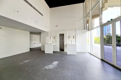 Myymälä Business Bay, Dubai, Arabiemiraatit 270.2 m2 № 740397 - kuva 2