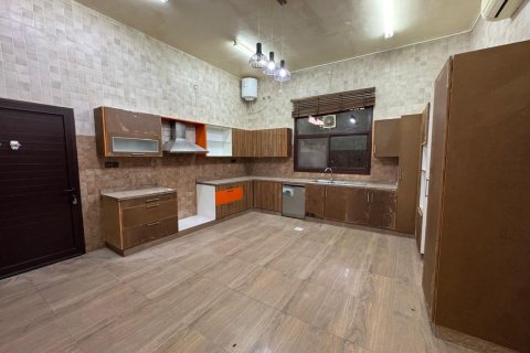 Vila u gradu Ras Al Khaimah, UAE 4 spavaće sobe, 725 m2 Br. 734625 - Slika 15