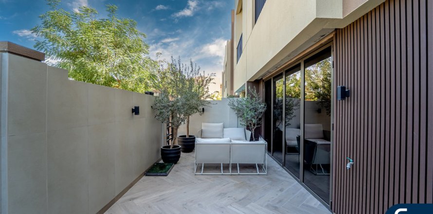 Βίλα σε Dubai Sports City, Dubai, ΗΑΕ 4 υπνοδωμάτια, 343 τ.μ. Αρ. 671189