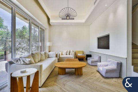 Вилла Dubai Sports City, Дубай, БАӘ-да 4 жатын бөлмелер, 343 м² № 671189 - фото 4