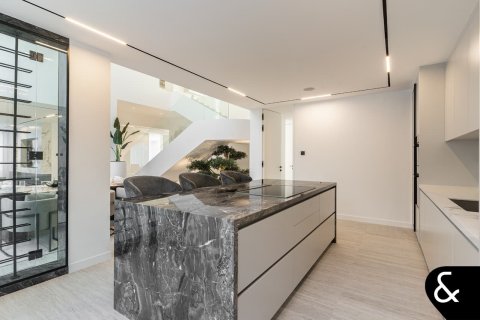 Вилла Jumeirah Islands, Дубай, БАӘ-да 5 жатын бөлмелер, 581 м² № 671191 - фото 29