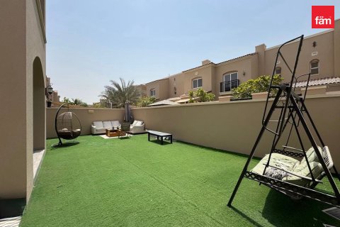 Townhouse in Dubai, UAE 3 bedrooms, 279.4 sq.m. № 725843 - photo 11
