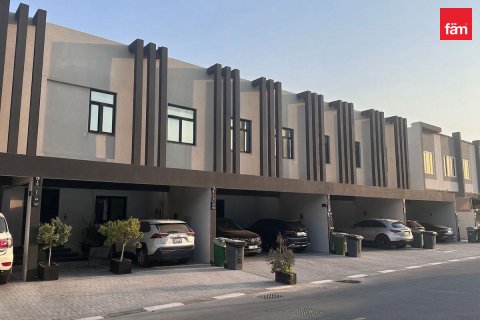 Villa in Al Furjan, Dubai, UAE 3 bedrooms, 177.5 sq.m. № 725847 - photo 11