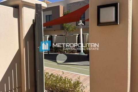 Abu Dhabi、UAE にあるタウンハウスの賃貸物件 3ベッドルーム、156.4 m2、No658640 - 写真 11