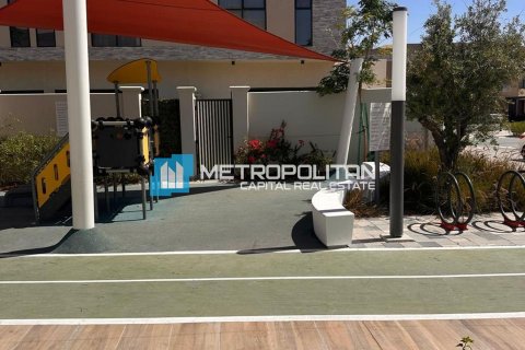 Abu Dhabi、UAE にあるタウンハウスの賃貸物件 3ベッドルーム、156.4 m2、No658640 - 写真 10