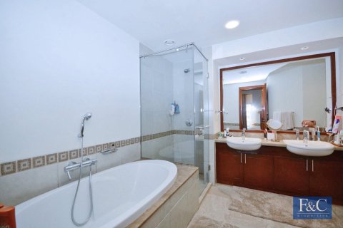 Apartment til salg i Palm Jumeirah, Dubai, UAE 1 soveværelse, 124 kvm № 704252 - foto 6