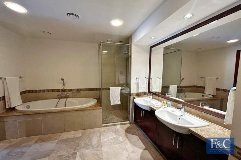 Apartment til salg i Palm Jumeirah, Dubai, UAE 1 soveværelse, 123 kvm № 704258 - foto 7
