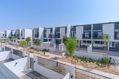 Villa para arrendamento em Dubai Land, Dubai, EAU 3 quartos, 161 m2 № 739379 - foto 13