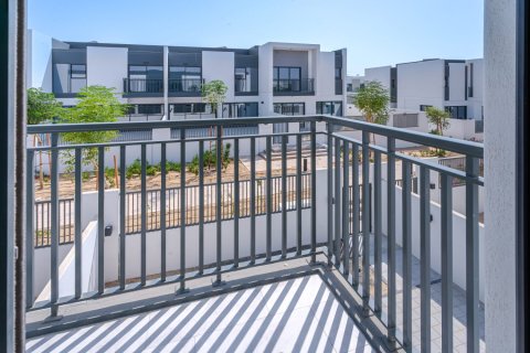 Villa para arrendamento em Dubai Land, Dubai, EAU 3 quartos, 161 m2 № 739379 - foto 4