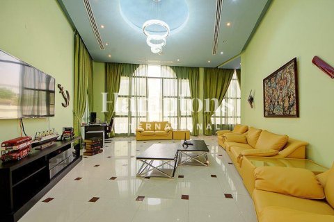 Villa te huur in Emirates Hills, Dubai, VAE 7 slaapkamers, 1723.71947491 vr.m., nr 708935 - foto 7