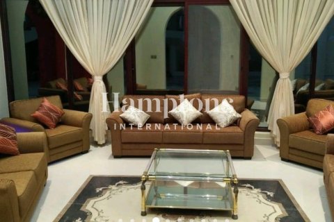 Villa te huur in Emirates Hills, Dubai, VAE 7 slaapkamers, 1723.71947491 vr.m., nr 708935 - foto 28