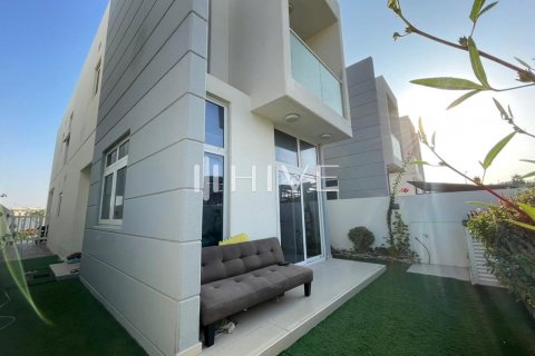 Villa in Dubai, UAE 3 bedrooms, 174.7 sq.m. № 564240 - photo 1