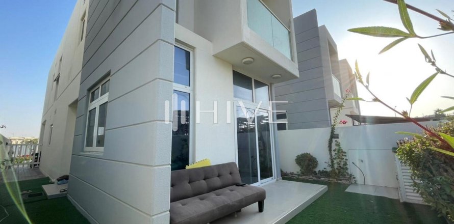 Villa in Dubai, UAE 3 bedrooms, 174.7 sq.m. № 564240