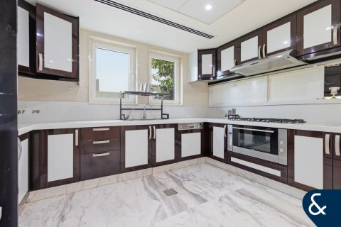 Müüa villa asukohaga Jumeirah Park, Dubai, AÜE: 5 magamistoaga, 476 m² Nr 697600 - pilt 7