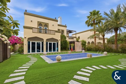 Villa asukohaga Jumeirah Park, Dubai, AÜE: 5 magamistoaga, 476 m² Nr 697600