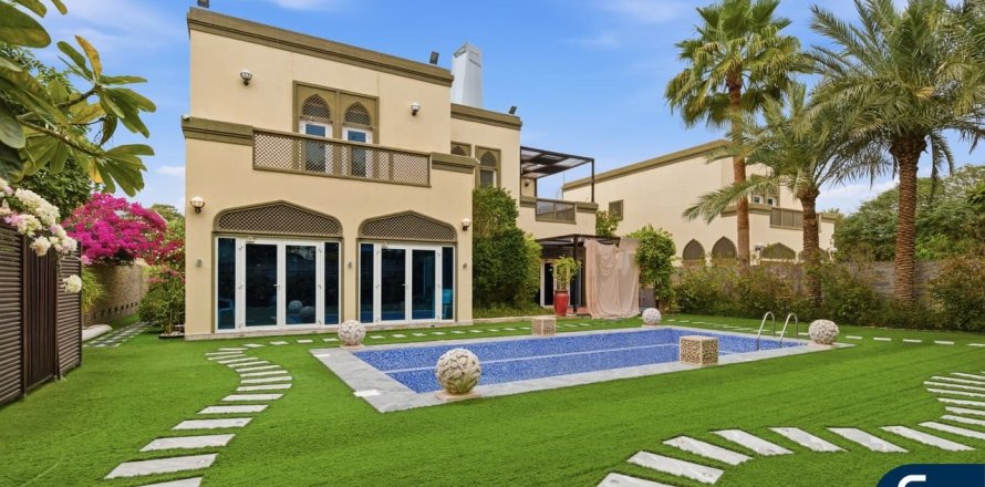 Villa asukohaga Jumeirah Park, Dubai, AÜE: 5 magamistoaga, 476 m² Nr 697600