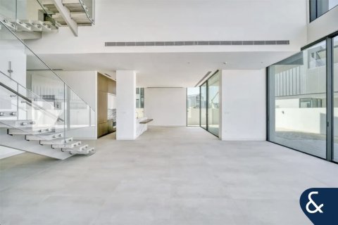 Villa till försäljning i Dubai, UAE 5 sovrum, 543 kvm Nr. 697602 - fotografi 3