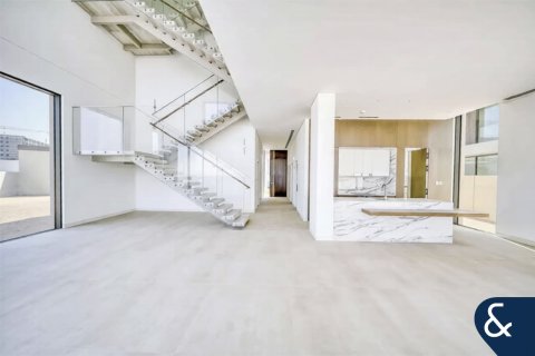 Villa asukohaga Dubai, AÜE: 5 magamistoaga, 543 m² Nr 697602