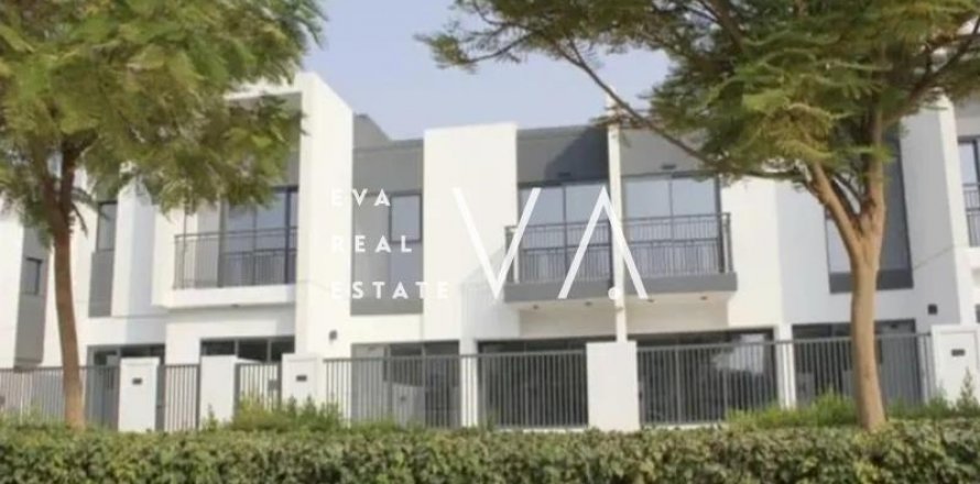 Řadový dům v Dubai, SAE 4 ložnice, 222.96 m² Č.: 637850