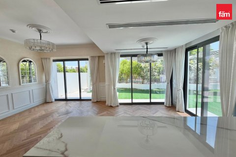 Villa in Dubai, UAE 4 bedrooms, 329.2 sq.m. № 732904