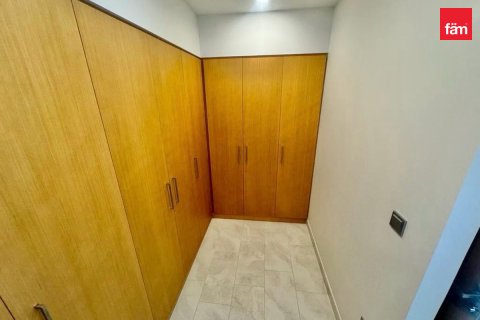 Vila u Dubai, UAE 4 spavaćih soba, 329.2 m2 Br. 732904 - fotografija 9